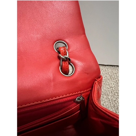 Chanel Classic Chevron Quilted Leather Flap Crossbody Shoulder Bag - Picture 4 of 16